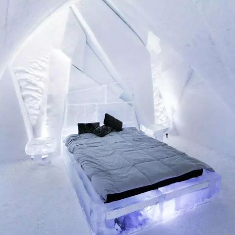 Ice Hotel Quebec, Centre Parks, Ice Hotel, Hanging Bedroom, German Christmas Markets, Old Quebec, Ice Bars, Grand Hall, Romantic Retreat