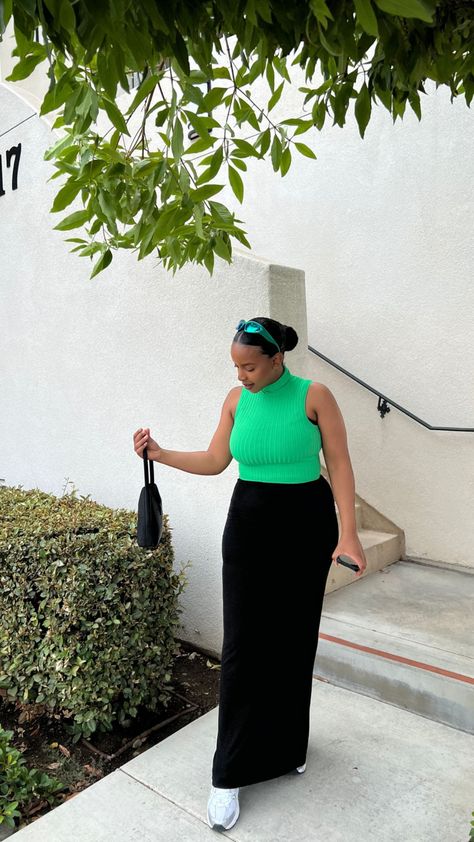 Long Straight Skirt Outfit, Black Maxi Skirt Outfit For Work, Chic Outfits Dress To Impress, Maxi Skirt Outfit Black Women, Long Maxi Dress Outfits, Maxi Skirt Outfit, Cute Modest Outfits, Outfit Streetwear, Stylish Work Attire