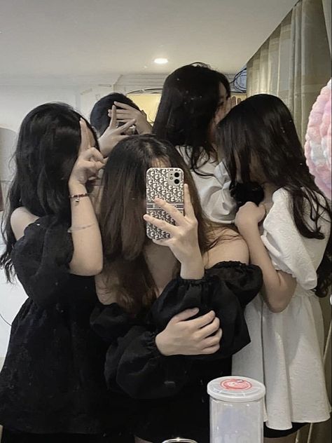 5 Besties Pictures Aesthetic, Rp Picture Aesthetic, 5 Friends Pictures Aesthetic, Circle Of Friends Aesthetic, Circle Korea, 5 Besties Pictures, 5 Girls Squad Aesthetic, Circle Cewe, 5 Besties