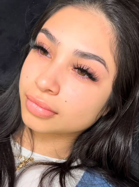 Flared Lashes, Natural Fake Eyelashes, Lashes Fake Eyelashes, Wispy Eyelashes, Light Curls, Lash Extensions Makeup, Lashes Extensions, Eyelash Extensions Styles, Perfect Eyelashes