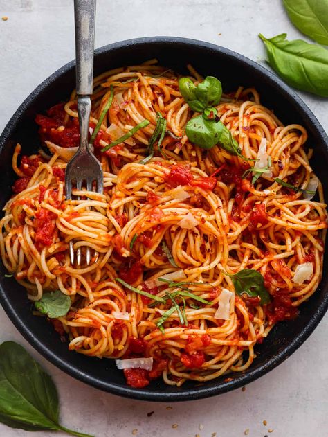 Pasta Pomodoro Pasta Pomodoro Recipe, Pomodoro Recipe, Ricotta Meatballs, Pasta Pomodoro, Red Sauce Pasta, Italian Chopped Salad, The Recipe Critic, Recipe Critic, Easy Pasta Dishes