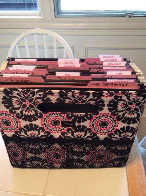 Fold n' File is perfect for recipes Like my VIP FB group for specials. https://www.facebook.com/groups/158203984606815/ Shop my website: www.MyThirtyOne.com/RMartindale Thirty One Uses, Thirty One Organization, 31 Bag, Thirty One Totes, Thirty One Business, Thirty One Party, Magazine Recipes, Decluttering Ideas, Thirty One Consultant