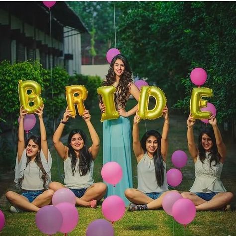 Bride To Be Pics Photo Ideas, Pre Bridal Photoshoot, Bride To Be Pics, Bridal Shower Photoshoot, शादी की तस्वीरें, Bridesmaid Photoshoot, Indian Wedding Photography Couples, Bridal Photography Poses, Pre Wedding Shoot Ideas