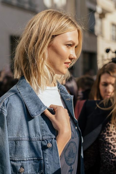 Karlie Kloss Bob, Lisa Haircut, Karlie Kloss Short Hair, Karlie Kloss Hair, Fake Blonde, Icons Women, Karlie Kloss Style, Style Icons Women, Street Style Paris Fashion Week