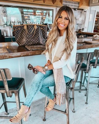 Hollie Woodward Hair, Wedding Extensions, Hollie Woodward, Aesthetic Social Media, Personal Profile, New Look Fashion, Winter Fall Outfits, Content Inspiration, Outfit Planning