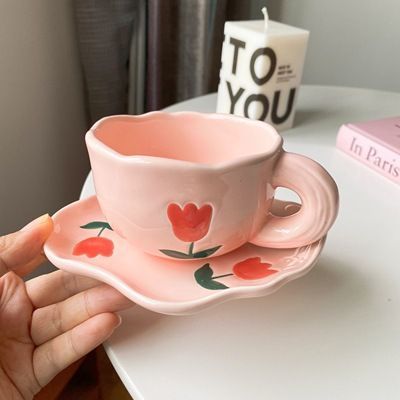 2022 Ins Style Hand Painted Ceramic Mugs Personalized Original Design Coffee Cup Saucer For Tea Milk Pink Penthouse, Clay Tea Cup, Black And White Squares, Tulip White, Gerobak Dorong, Beautiful Kitchenware, Flowers Black And White, Restaurant Outdoor, Coffee Mug Set