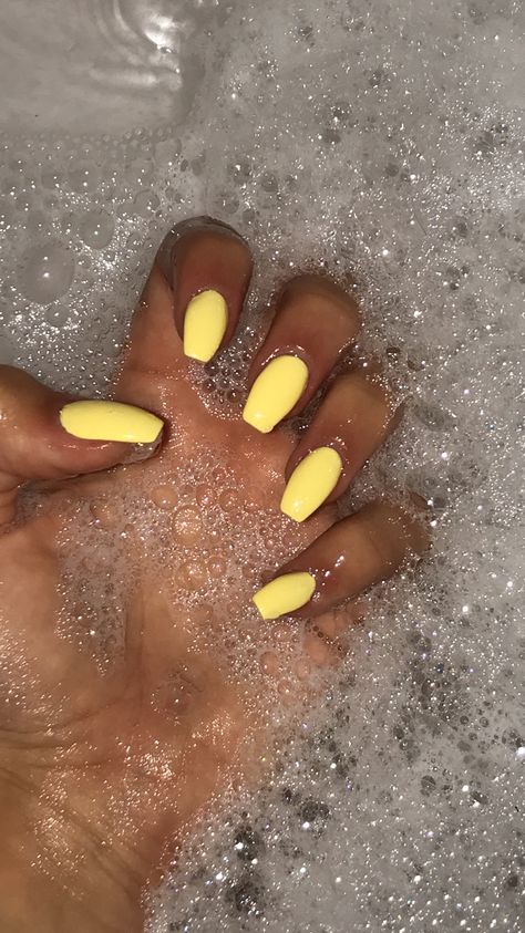 Yellow Nails Plain, Plain Nails Colors Summer, Square Nails Yellow, 21st Nails, Plain Summer Nails, Yellow Spring Nails, Nails On Brown Skin, Pastel Yellow Nails, Nails Plain