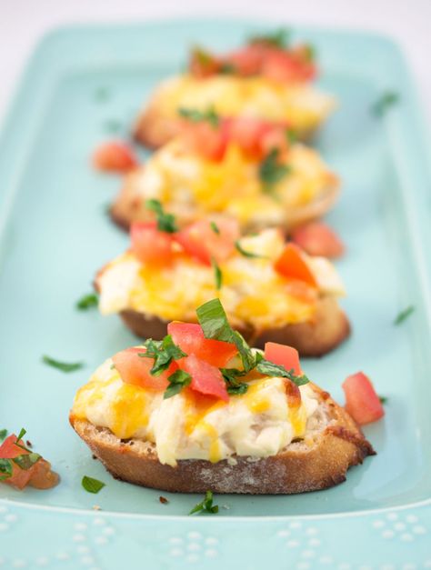 Creamy Crab Toast made with boursin garlic herb cheese, lump crab, cream cheese and old bay. Make in less than 20 minutes! #recipe #appetizer #crab Crab Toast Recipe, Crab Toast, Crab Meat Recipes, Creamy Crab, Herb Cheese, Summer Appetizer, Fast Dinners, Crab Meat, Toast Recipes