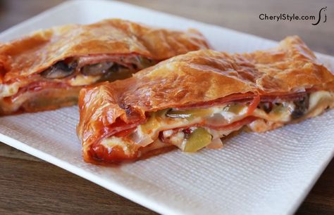 Puff Pastry Pizza Pockets Recipe Stuffed Puff Pastry, Weekend Lunches, Pizza Pockets Recipe, Pockets Recipe, Puff Pastry Pizza, Pastry Pizza, Pizza Pockets, Sausage Spaghetti, Everyday Dishes