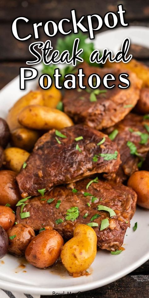 Crockpot steak and potatoes on platter, with Pinterest overlay. Crock Pot Beef And Potatoes Recipes, Crock Beef Recipes, Easy Food Recipes Crockpot, Round Steak Crockpot Recipes Easy, Steak Round Dinner Ideas, Crockpot Recipes With Sirloin Steak, Steaks Crockpot Recipes, Easy Crockpot Recipes Steak, Crockpot Recipes Round Steak