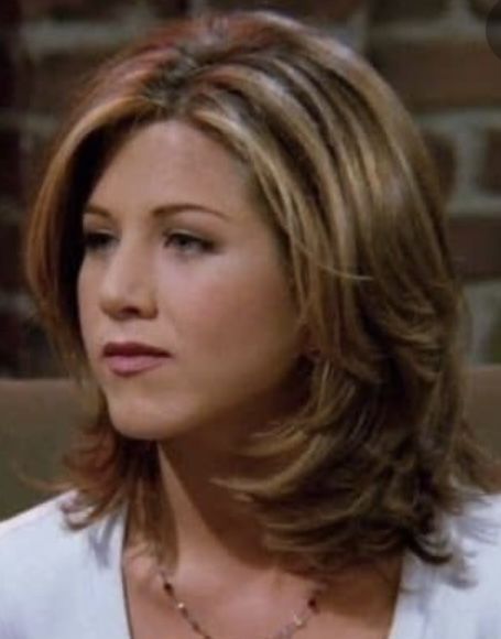 Rachel Green Hair Short Layered, Square Layers Haircut Medium, Square Layers Haircut, Haircuts For 60 Year Old Women, 50 Year Old Hairstyles Medium, Jennifer Aniston Short Hair, Rachel Green Hair, Rachel Haircut, Rachel Hair