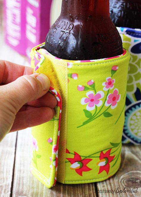 DIY insulated beverage holders, AKA koozies. Perfect for summer! Koozies Diy, Syprosjekter For Nybegynnere, Sew Ins, Costura Diy, Beginner Sewing Projects Easy, Creation Couture, How To Make Diy, Sewing Projects For Beginners, Drink Holder