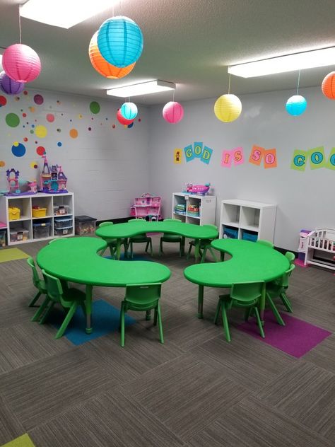 Preschool Front Office Ideas, Daycare Hallway Ideas, Daycare Rooms Setup School Age, Preschool Office Decor Ideas, Creche Design Day Care, Kindergarten Interior Design Classroom, Church Childrens Ministry Decor, Daycare Center Design, School Age Classroom Setup Daycare