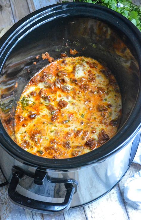 Crockpot Queso Fundido, Chorizo Queso Fundido, Queso Fundido Crockpot, Chorizo Fundido Dip, Queso Fundido With Chorizo Crockpot, Crockpot Chorizo Queso Dip, Homemade Queso Fundido, Queso Crockpot, Slow Cooker Queso Dip