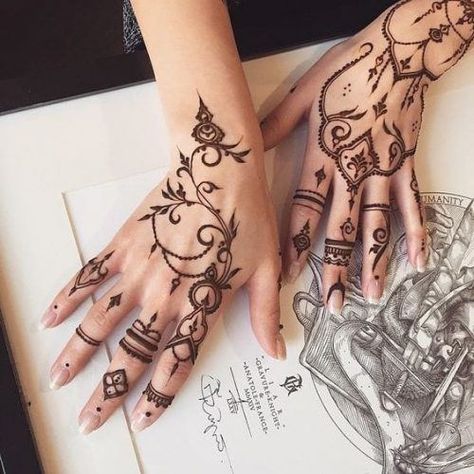 Henna Anime Design, Witchy Henna Designs, Hanna Tattoo Design, Henna Anime, Mushroom Henna, Henna Motive, Cool Henna, Henne Tattoo, Floral Henna