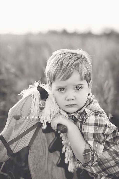 Be Inspired: Toddlers » Confessions of a Prop Junkie Chip Photography, Cowboy Shoot, Cowboy Photos, Prop Idea, Toddler Poses, Southeast Missouri, Boy Photo Shoot, Horse Photo, Toddler Photos