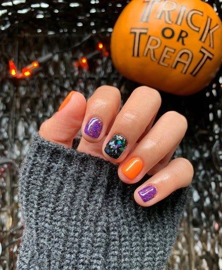 Revel Nail Dip Powder Ideas Halloween, Purple Black Orange Nails, Halloween Dip Powder Nails, Halloween Dip Nails Ideas, Purple Halloween Nails, Pink Halloween Nails, Halloween Nails Ideas, Tiny Nails, Black Halloween Nails