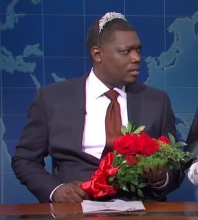 Snl Weekend Update, Michael Che, Snl Cast Members, Weekend Update, Bill Hader, Cue Cards, Kate Mckinnon, Saturday Night Live, Snl