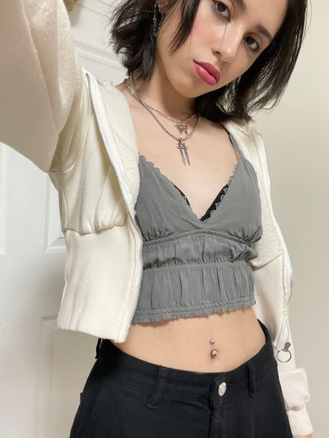 Bellybuttonpiercing Aesthetic, Bell Piercing, Bell Button Piercing, Piercing Aesthetic, Bellybutton Piercings, Fashion Dark, Bell Button, Belly Button Piercing, Outfits Aesthetic