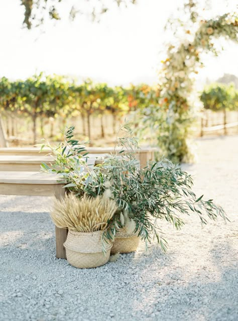 Fresh & modern wedding inspiration at Sunstone Winery via Magnolia Rouge Winery Theme Wedding, Vineyard Inspired Wedding, Modern Tuscan Wedding, Tuscan Style Wedding Decor, Coastal Western Wedding, Tuscan Wedding Decor, Fall In California, Wedding Country Chic, Modern Farmhouse Wedding