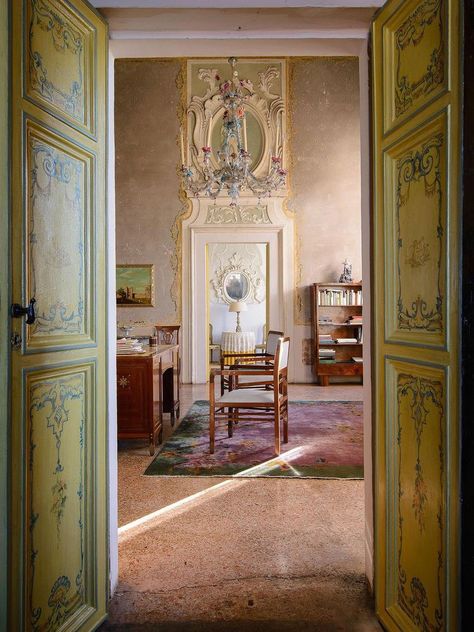 Architecture Names, Terrazzo Floors, Andrea Palladio, Villas In Italy, Art Deco Rugs, Italian Villa, Terrazzo Flooring, Classical Architecture, Great House