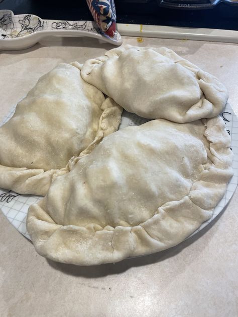 Classic Upper Michigan Pasty Recipe: A Taste of Tradition Pastie Dough Recipe, Michigan Pasty Recipe, Pasty Recipe Michigan, Recipe With Steak, Michigan Pasties, Pasty Recipe, Pasties Recipes, Upper Michigan, Chicken Garden