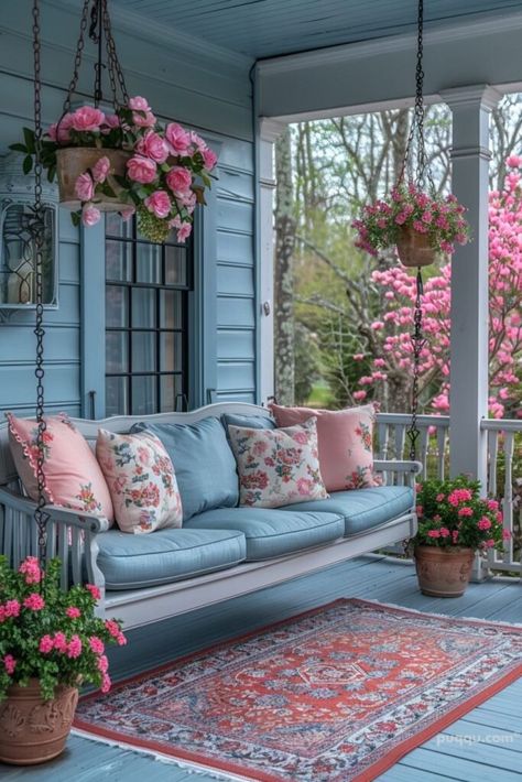 spring-porch-decor-26 Vintage Patio Ideas, Front Porch Furniture, Cozy Porch, Spring Porch Decor, Cottage Porch, Porch Swings, Porch Furniture, Casa Vintage, Front Porch Decorating