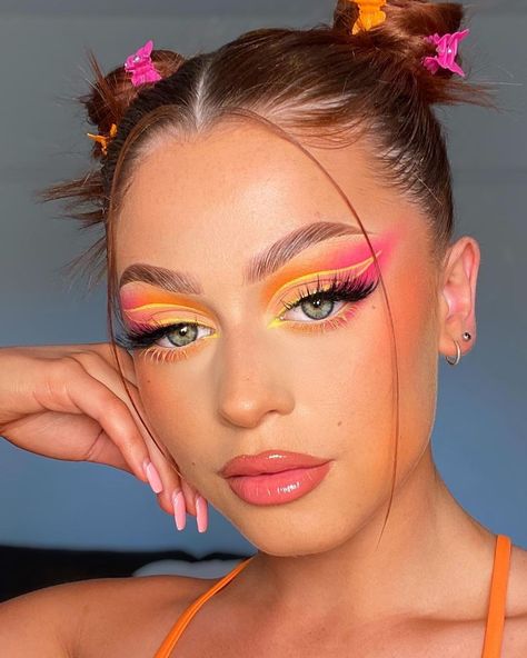 Edc Makeup, Festival Eye Makeup, Orange Eye Makeup, Makeup Ojos, Maquillage On Fleek, Vibrant Makeup, Yellow Makeup, Orange Makeup, Fixing Spray