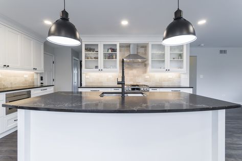 caesarstone vanilla noir Black Countertops, Display Cabinets, Kitchen Features, Kitchen Remodeling, Wainscoting, Display Cabinet, Portfolio Design, Kitchen Remodel, Stand Up