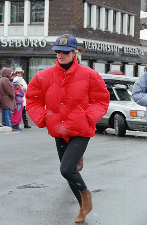 Hobbit Cottage, Autumn Dark, Ski Vintage, Red Puffer Jacket, Elizabeth Debicki, Princess Diana Fashion, Red Puffer, Princes Diana, Diana Fashion