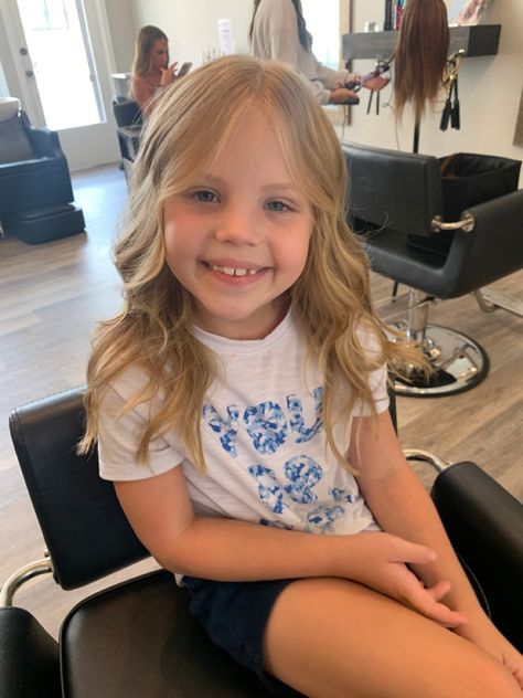 Kids Layers Haircut, Kid Bangs Girls, Haircuts For Kids Girls Medium Length, Hair Cut Girls Children, Toddler Girl Haircut Long, Long Girls Haircut, Girls Curtain Bangs Kids, Curtain Bangs On Kids, Child Haircut Girl