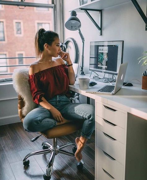 Computer Chairs, Desk Setups, Ergonomic Desk, Setup Ideas, Best Computer, Ergonomic Office, Maxi Robes, Office Interior, Long Hours