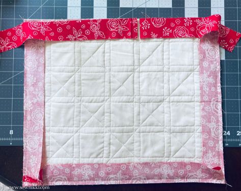 Mitred Corner Sewing Quilt Binding, How To Make Binding, Quilt Binding Tutorial Easy Video, How To Bind A Quilt Step By Step, How To Bind A Quilt, Binding A Quilt, Bind A Quilt, Beginner Quilt Tutorial, Quilt Easy