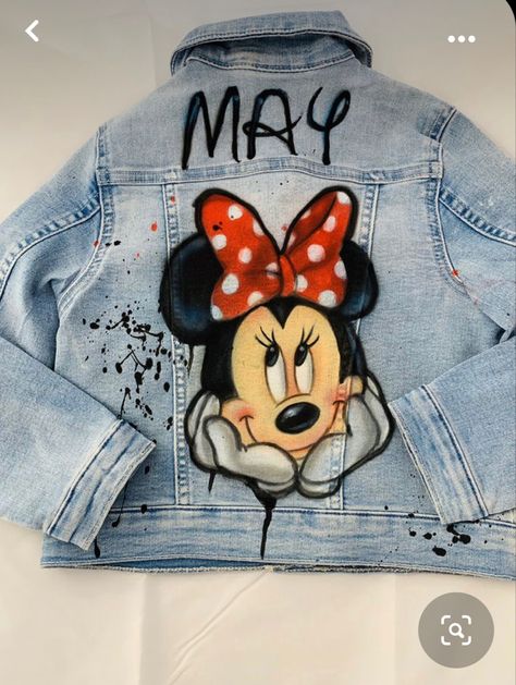 Hand Painted T Shirts, Denim Jacket Painting, Denim Jacket Diy Paint, Hand Painted Jean Jacket, Fabric Paint Shirt, Fabric Paint Diy, Diy Denim Jacket, Painted Clothes Diy, Fabric Painting On Clothes