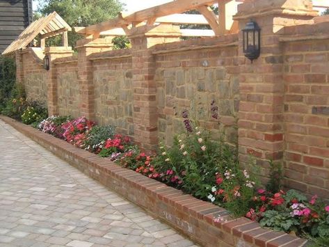 Fence Border Ideas, Garden Wall Ideas, Landscape Edging Stone, Brick Wall Gardens, Fence Border, Wall Gardens, Stone Walls Garden, Brick Garden Edging, Garden Wall Designs