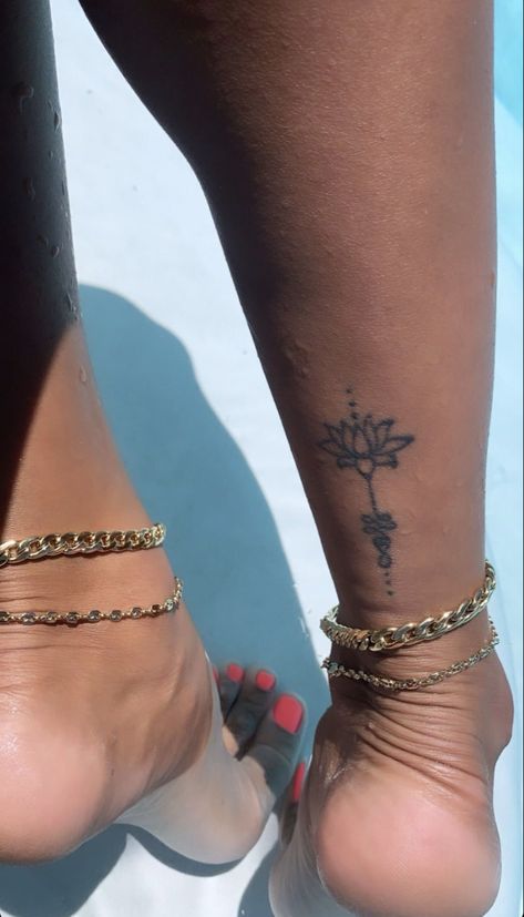 Smedium Tattoos For Black Women, Small Unique Tattoos Black Women, Stick And Poke Tattoo Behind Ear, Weird Unique Tattoos, Black Feminine Tattoos, Little Cute Tattoos For Women, Small Hawaiian Tattoo For Women, Simple Tattoos Black Women, Small Leg Tattoos Women Ankle