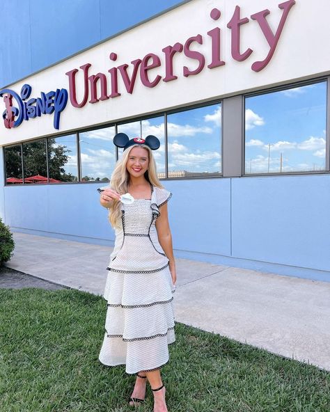 Disney Traditions Outfit Dcp, Disney College Program Traditions Outfit, Disney Traditions Outfit, Dcp Traditions Outfit, Dcp Traditions, Disney College Program Aesthetic, Working At Disney, Disney Princess Jewelry, Disney World Princess