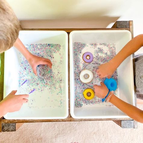 Katherine|Little Hands therapy’s Instagram photo: “Donut Worry Be Happy 🍩 If you’re a donut lover this sensory bin was made for you! We have a donut play dough kit too! #momblogger #momlife…” Donut Sensory Bin, Things To Do Inside, Playdough Kits, Hand Therapy, Sensory Table, Donut Shop, Montessori Activities, Sensory Bins, Sensory Play