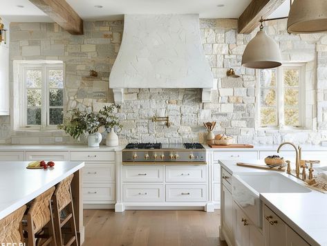 White Stone Kitchen Backsplash, Stone Kitchen Backsplash Ideas, Kitchen With Stone Wall, Kitchen Stone Backsplash, Backsplash Ideas With White Cabinets, Timeless Backsplash, Modern Gray Kitchen, Stone Kitchen Backsplash, White Stone Backsplash