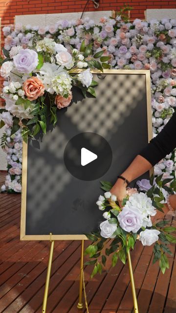 Diy Flower Arrangements Backdrop, Wedding Foyer Decoration Entrance, Wedding Welcome Sign With Flowers, Bridal Shower Decor Diy, Diy Bridal Shower Decorations, Wedding Foyer, Floral Balloon Garland, Diy Wedding Welcome Sign, Diy Wedding Signs