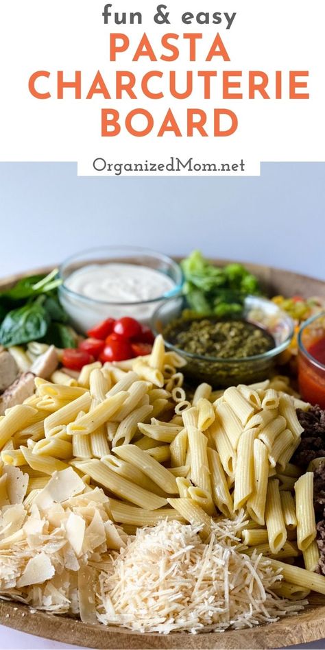 Italian Food Charcuterie Board, Pasta Boards For Parties, Spaghetti Charcuterie Board, Pasta Platter, Pasta Salad Charcuterie Board, Pasta Charcuterie Board Ideas, Pasta Board Ideas, Board Dinner Ideas, Italian Board Ideas