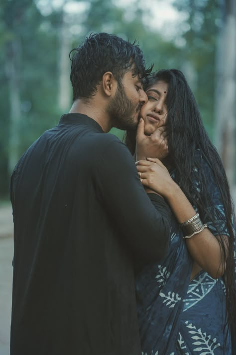 Bengali Couples Photography, Girlfriend Poses, Indian Wedding Couple Photography, Desi Love, Couple Picture, Self Portrait Poses, Couple Picture Poses, Couple In Love, Cute Romantic Quotes