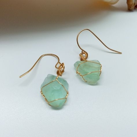 New Wire Wrapped Aqua Stone Earrings Crystal Wrapped Earrings, Crystal Earrings Diy, Agate Rock, Rock Earrings, Rock Projects, Wire Wrapped Turquoise, Aqua Stone, Diy Wrap, Jewelry Making Earrings