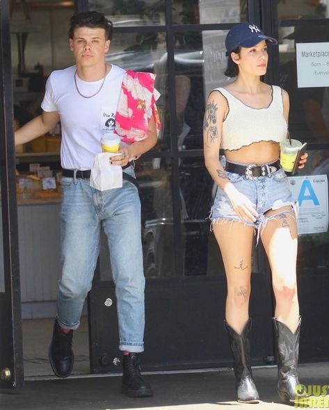 Halsey Paparazzi, Hispanic Actresses, Halsey Style, Noah Cyrus, Dominic Harrison, Perfect Summer Outfit, Mama Style, Mood Board Fashion, Halsey