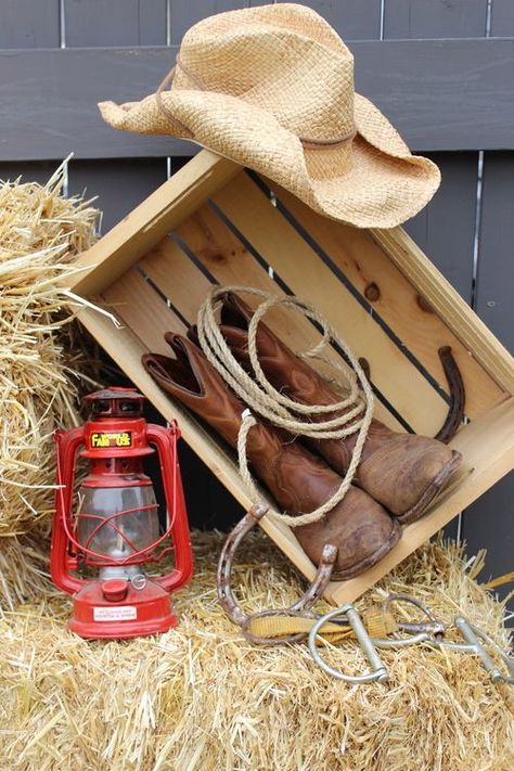 Country Western Parties, Western Party Decorations, Cowboy Theme Party, Wild West Theme, Western Birthday Party, Wild West Party, Rodeo Party, Cowboy Baby Shower, Country Party