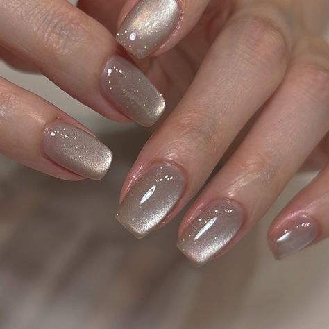 Dainty Nails, Natural Nails Manicure, Multicolored Nails, Fancy Nail Art, Opi Nail Colors, Wedding Nails Glitter, Graduation Nails, How To Grow Nails, Work Nails