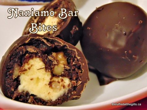 Nanaimo Bar Bites Nanaimo Bar Truffles, Nanaimo Truffles, Nanaimo Bar, Nanaimo Bar Recipe, Bar Bites, Dessert Squares, Nanaimo Bars, Fun Deserts, Cookie Business