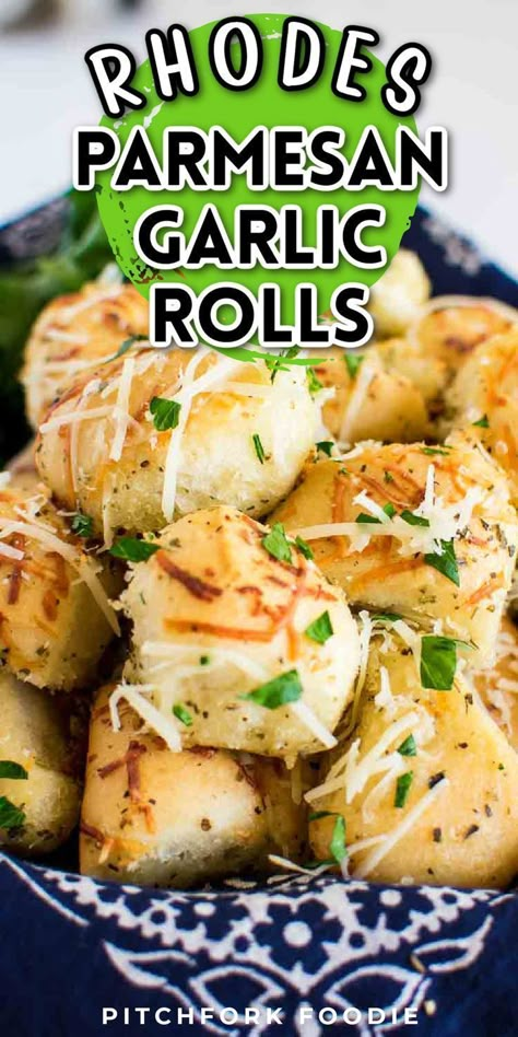 Frozen Rolls Recipes, Frozen Bread Dough Recipes, Rhodes Rolls Recipes, Rhodes Recipes, Rhodes Dinner Rolls, Butter Herb, Rhodes Rolls, Frozen Dinner Rolls, Garlic Rolls