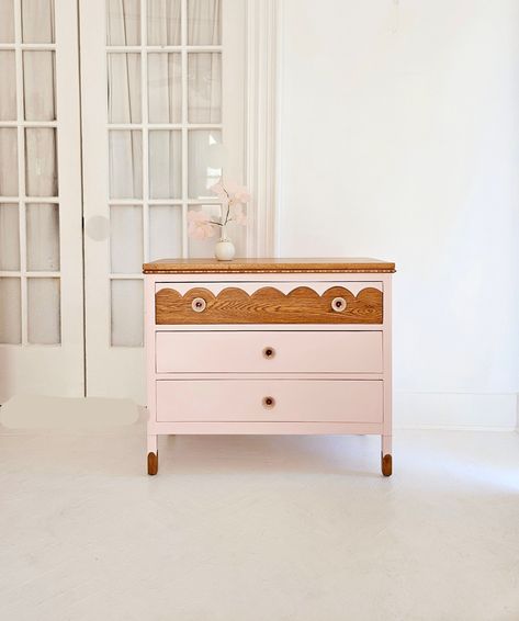 Antique oak dresser.  Painted pretty light pink  😘Please contact me for a custom order! this is sold💗 😊please contact me before ordering,  I will need your zip code to give you a price for shipping  🌞I am located in NJ 07080 pick up and delivery are available  Love, peace,  namaste  Gin Mauve Nightstand, Pink Painted Dresser, Pink Changing Table, Dresser Pink, Nightstand Vintage, Pink Painted Furniture, Pink Drawers, Dresser In Living Room, Pink Dresser