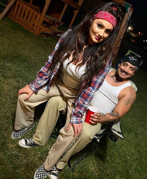 Cholo Couple Photoshoot, Outfit Cholo, Chola Costume, Chola Party, Sibling Shoot, Gangster Party, Mexican Night, Chola Style, Cholo Style